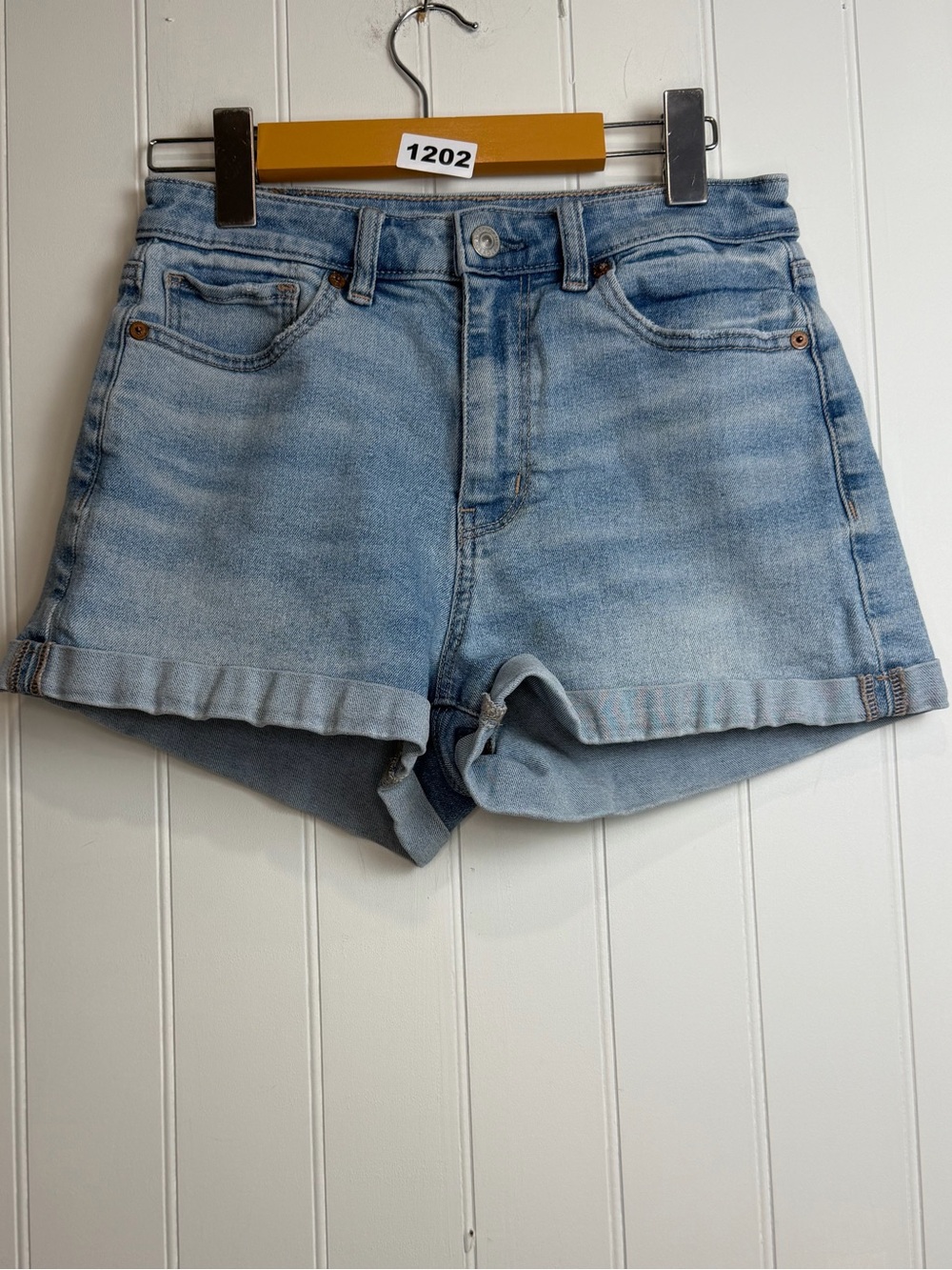 American Eagle High Rise Denim Shorts Size 2 Summer Casual Beach